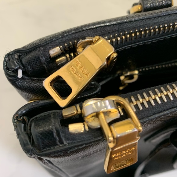 Saffiano Leather Prada Galleria Bag in Black - Picture 6 of 16
